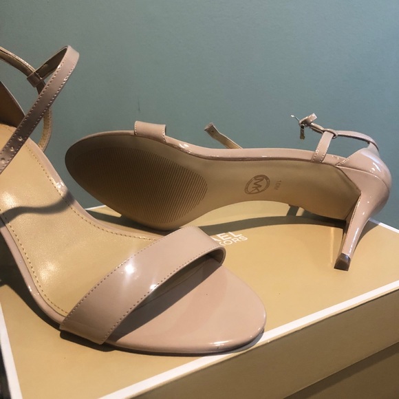 MK SHOES - Picture 2 of 4